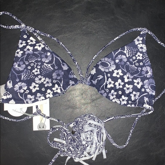 Reversible Triangle Top - Picture 3 of 3